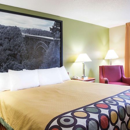 Hotel Super 8 By Wyndham Beckley Esterno foto