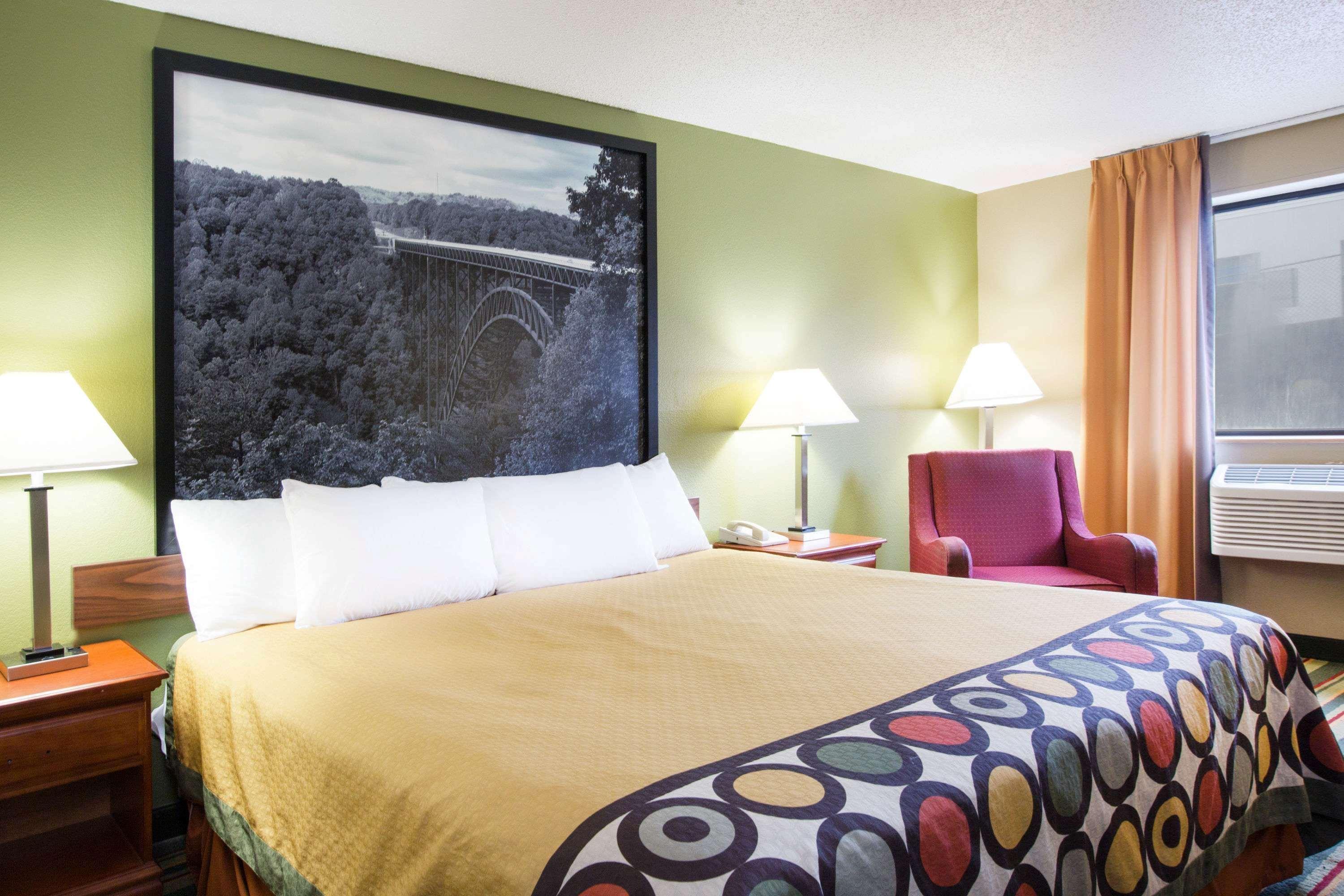 Hotel Super 8 By Wyndham Beckley Esterno foto