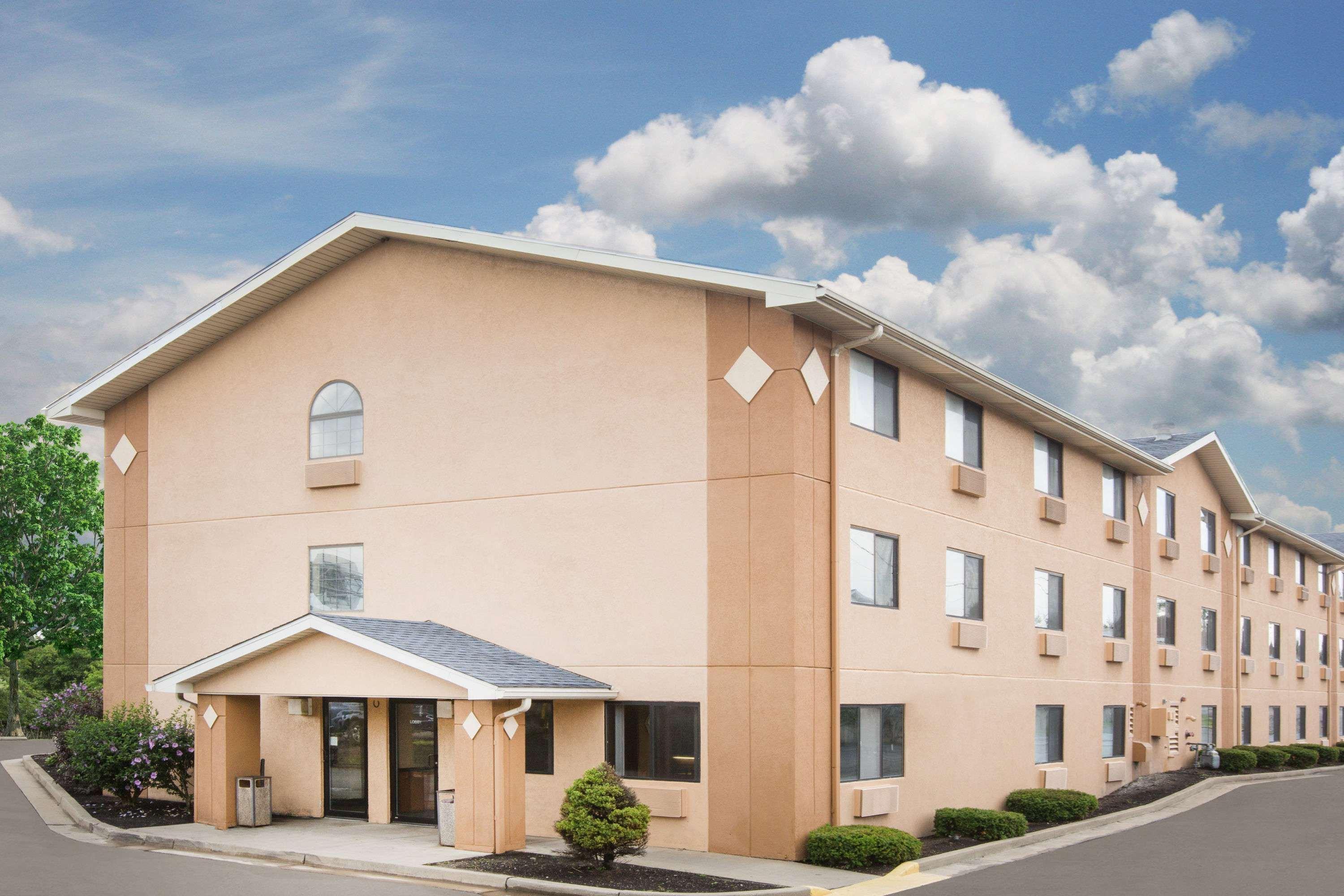 Hotel Super 8 By Wyndham Beckley Esterno foto