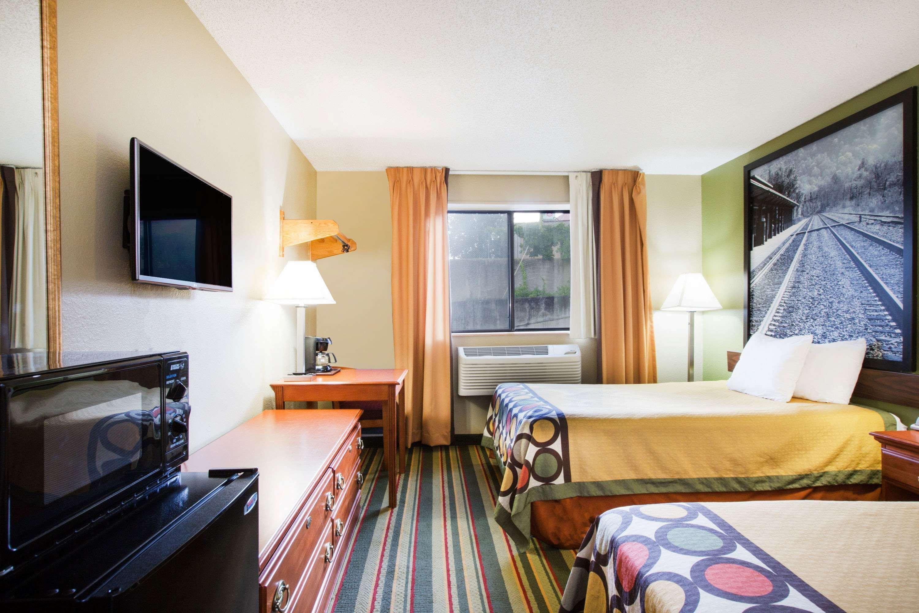 Hotel Super 8 By Wyndham Beckley Esterno foto