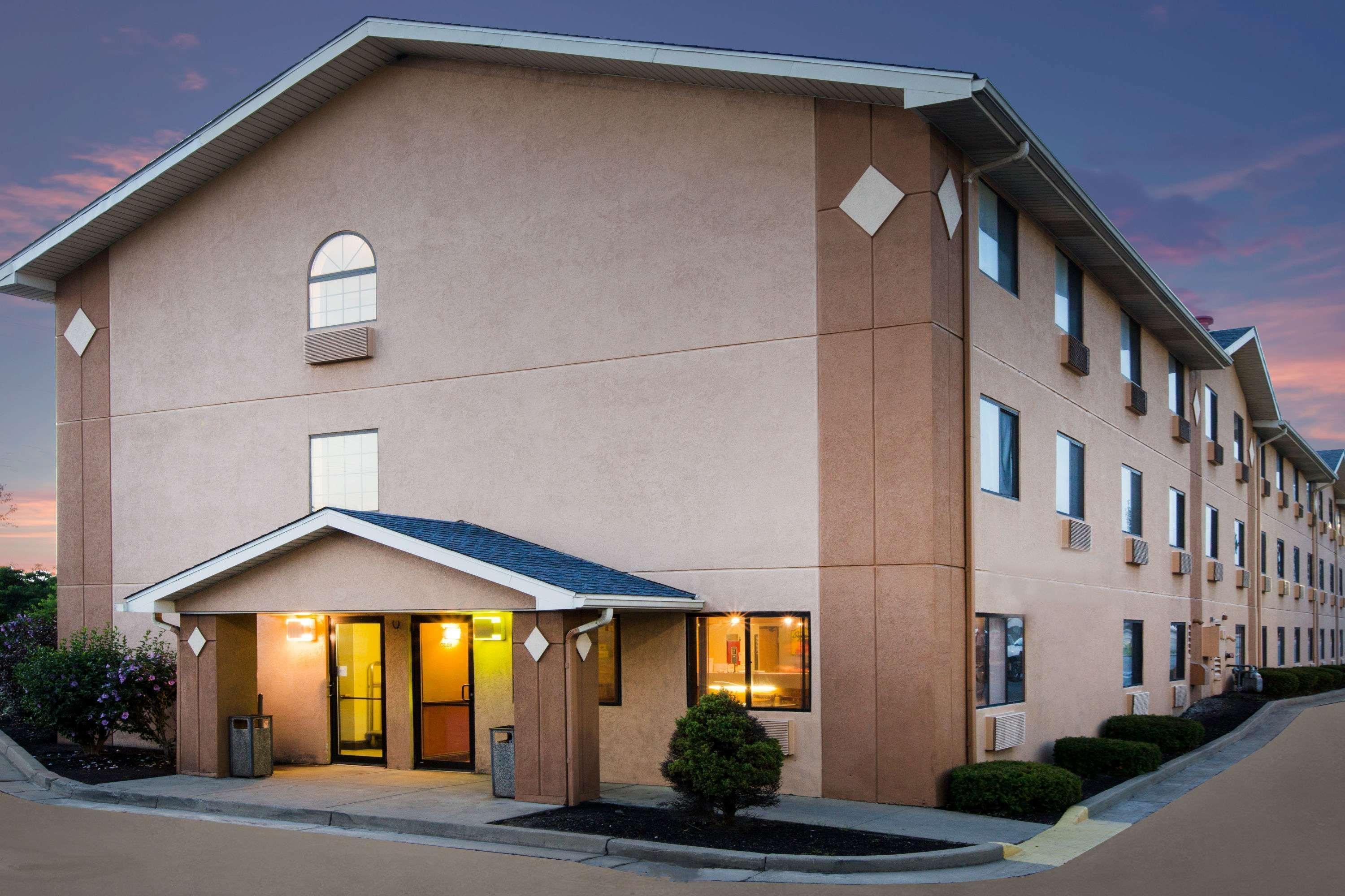 Hotel Super 8 By Wyndham Beckley Esterno foto