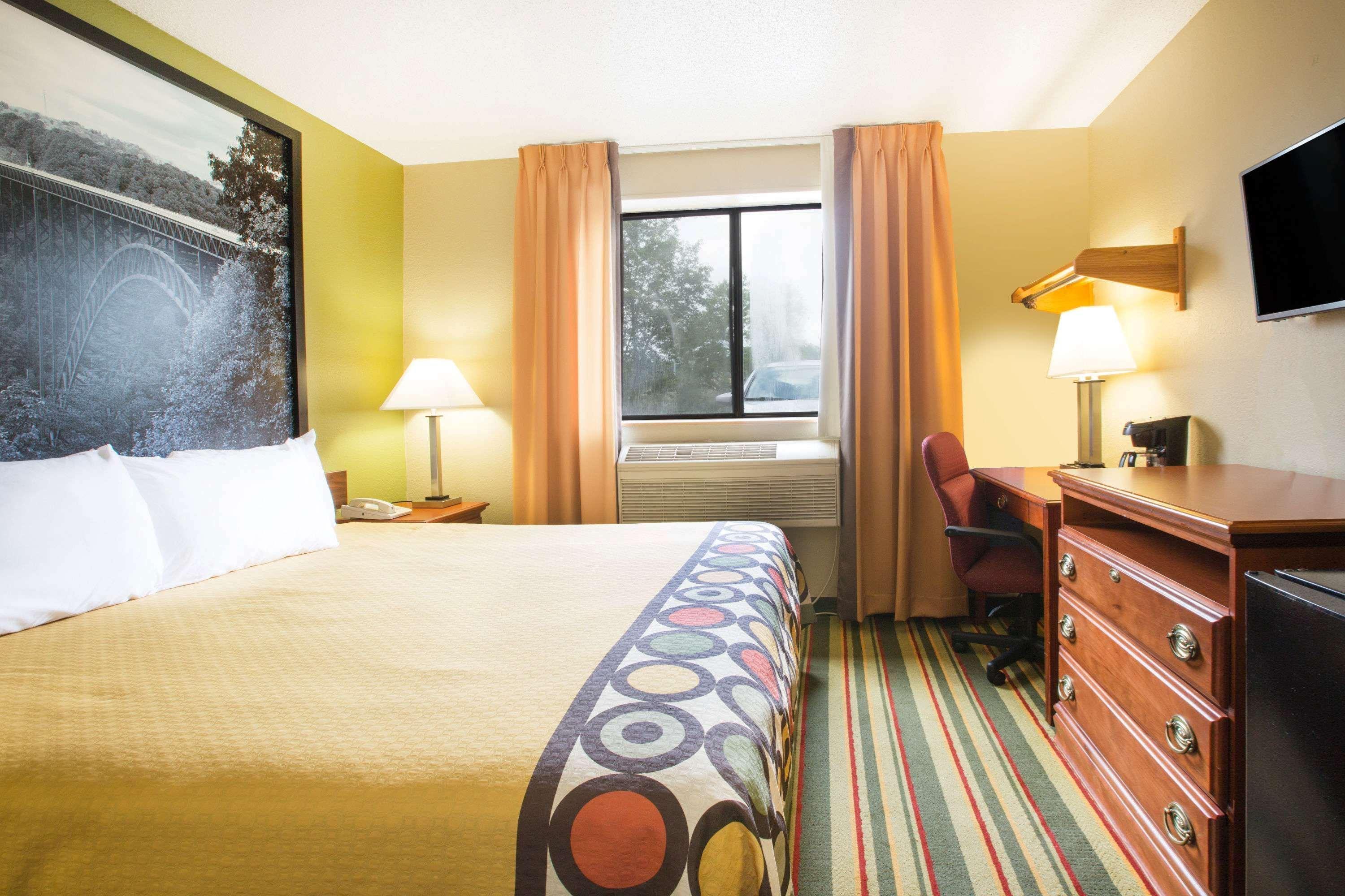 Hotel Super 8 By Wyndham Beckley Esterno foto